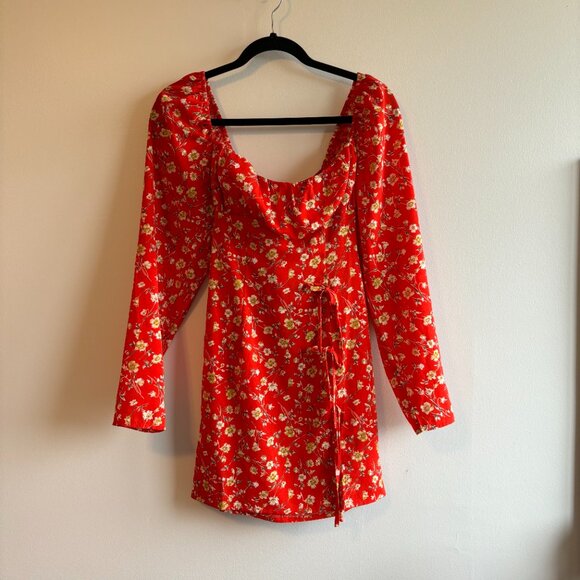 PrettyLittleThing | Red Floral Dress - Picture 2 of 9